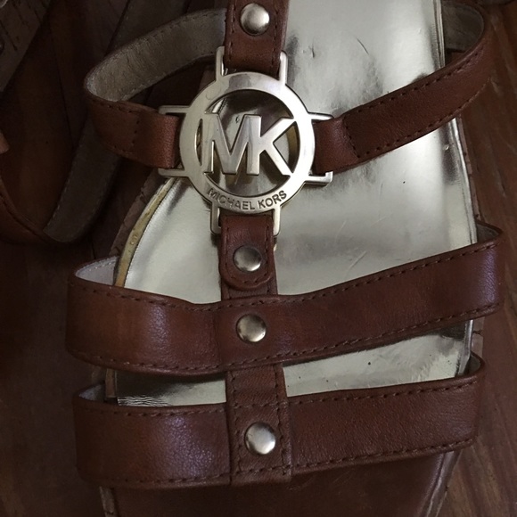 🎉Host Pick🎉Michael Kors Sandals - Picture 4 of 4